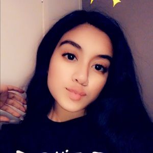 Meet your Posher, Carolina